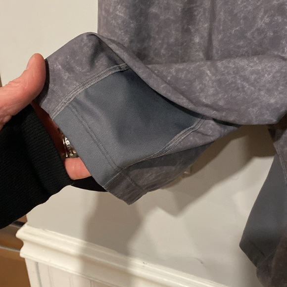 Men’s lululemon 10” lined gravel dust asphalt gray excellent condition - Picture 4 of 5